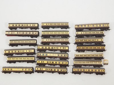 Lot 338 - A group of TT gauge passenger coaches by...