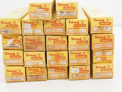 Lot 350 - A selection of TRIANG TT gauge passenger...