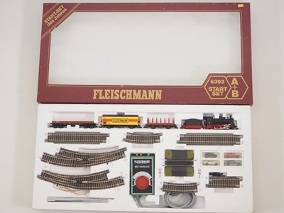 Lot 361 - A FLEISCHMANN HO gauge starter goods train set,...