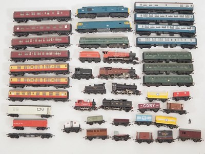 Lot 367 - A large quantity of playworn OO gauge...