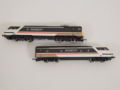 Lot 376 - A HORNBY OO gauge Intercity 225 passenger...