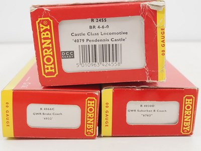 Lot 424 - A HORNBY OO gauge Castle Class steam...