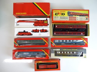 Lot 188 - OO SCALE MODEL RAILWAYS: A mixed group of...