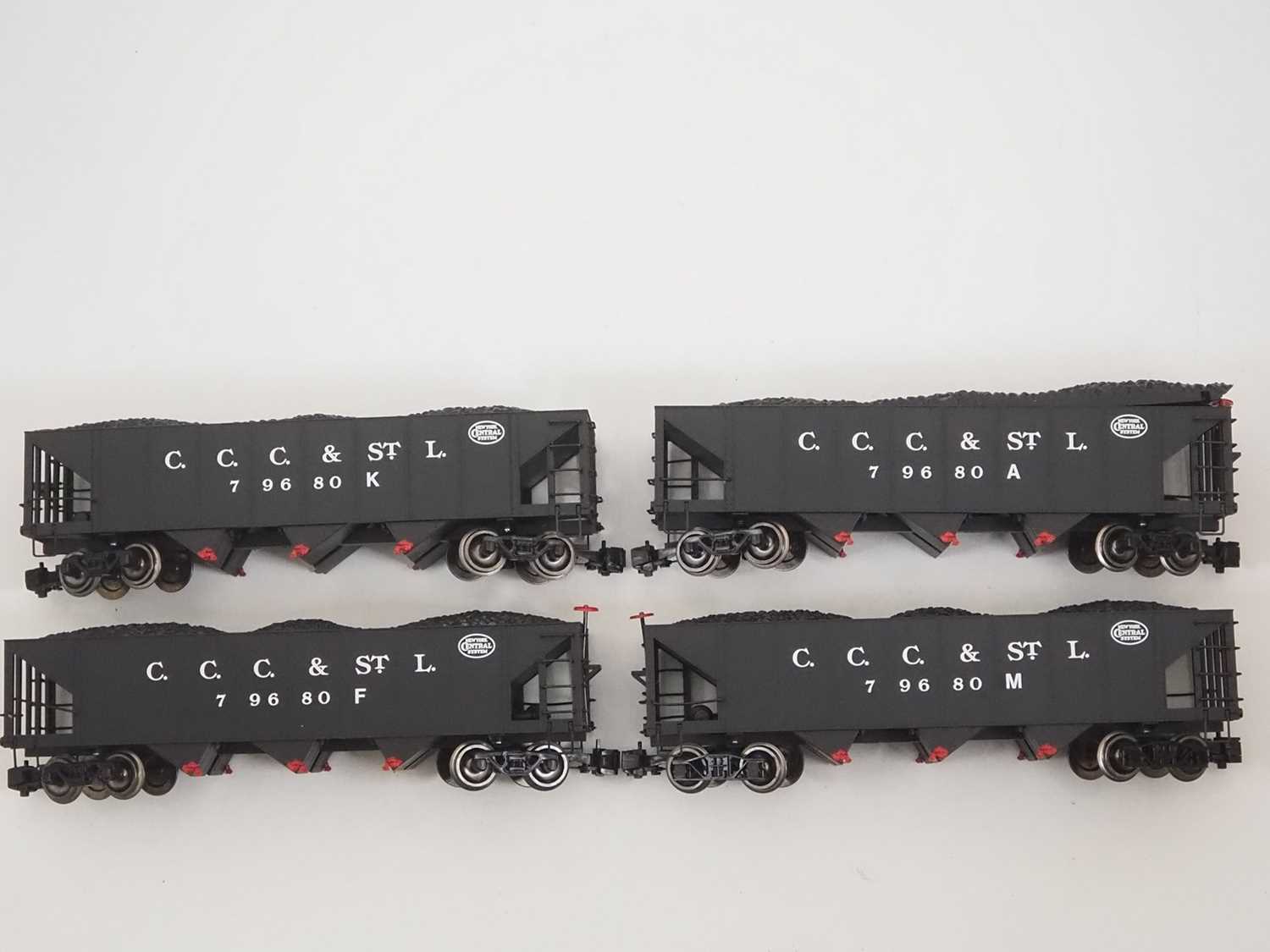 Lot 527 - A group of G scale American Outline hopper...