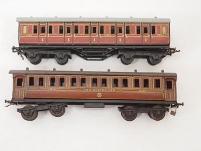Lot 569 - A group of vintage O gauge BASSETT-LOWKE...