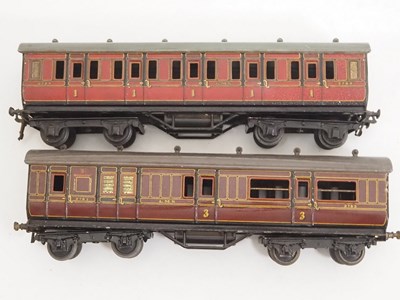 Lot 569 - A group of vintage O gauge BASSETT-LOWKE...