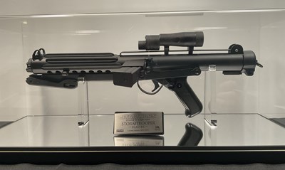 Lot 512 - STAR WARS - A Master Replicas Star Wars SW-126...