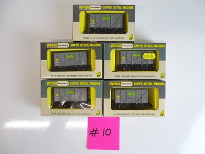 Lot 198 - OO SCALE MODEL RAILWAYS: A group of WRENN...