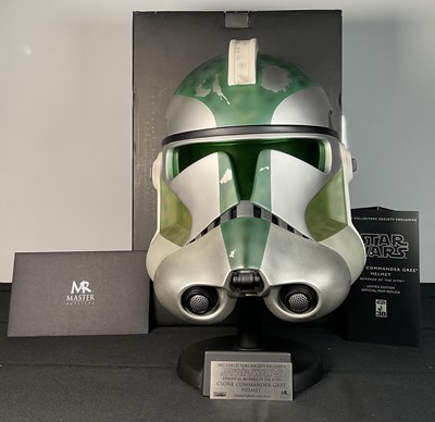 Lot 517 - STAR WARS - A Master Replicas Star Wars...