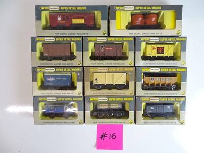 Lot 204 - OO SCALE MODEL RAILWAYS: A mixed group of...