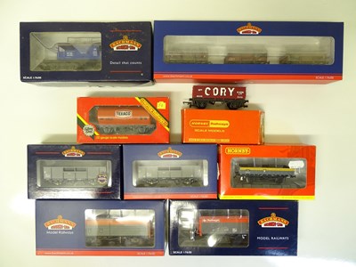Lot 225 - OO SCALE MODEL RAILWAYS: A mixed group of...