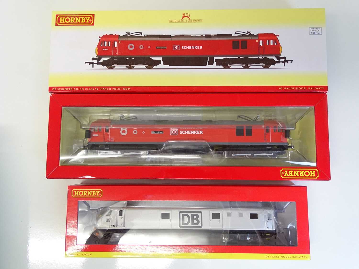 Lot 237 - OO SCALE MODEL RAILWAYS: A HORNBY Class 92...