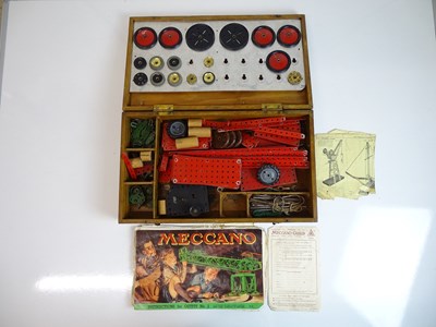 Lot 23 - VINTAGE TOYS: A wooden cased quantity of...