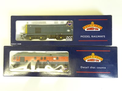 Lot 238 - OO SCALE MODEL RAILWAYS: A pair of BACHMANN...