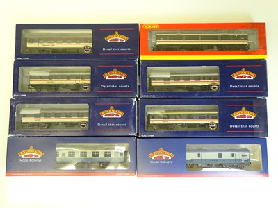 Lot 252 - OO SCALE MODEL RAILWAYS: A group of Mark 1...