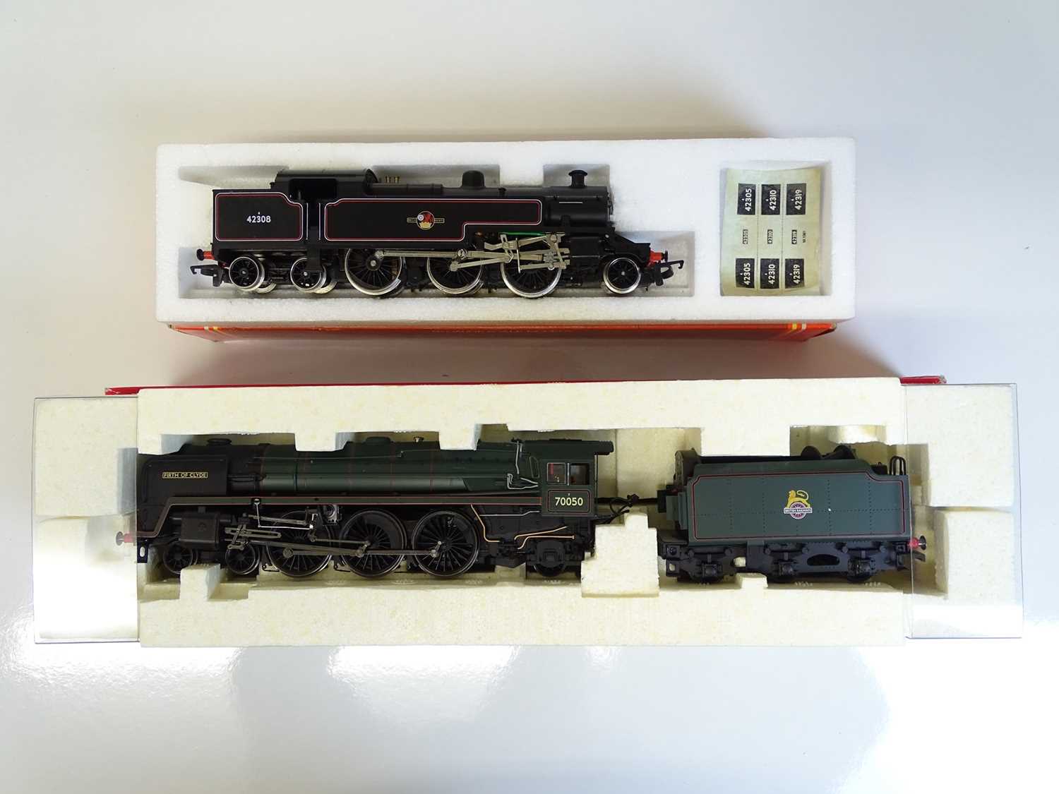 Lot 257 - OO SCALE MODEL RAILWAYS: A pair of HORNBY...