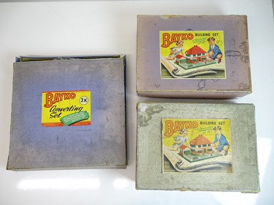 Lot 25 - VINTAGE TOYS: A group of 1940s/50s BAYKO...
