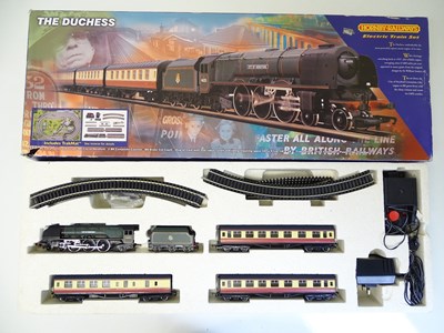Lot 260 - OO SCALE MODEL RAILWAYS: A HORNBY R1004 'The...