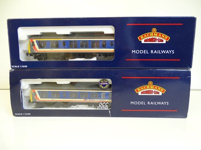 Lot 261 - OO SCALE MODEL RAILWAYS: A BACHMANN 32-901...