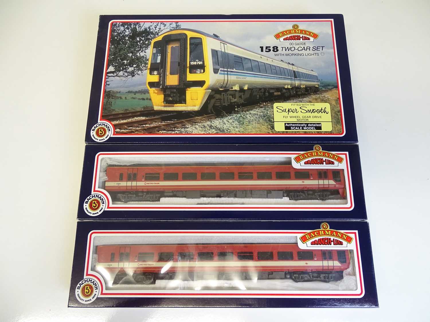 Lot 263 - OO SCALE MODEL RAILWAYS: A BACHMANN 31-502...