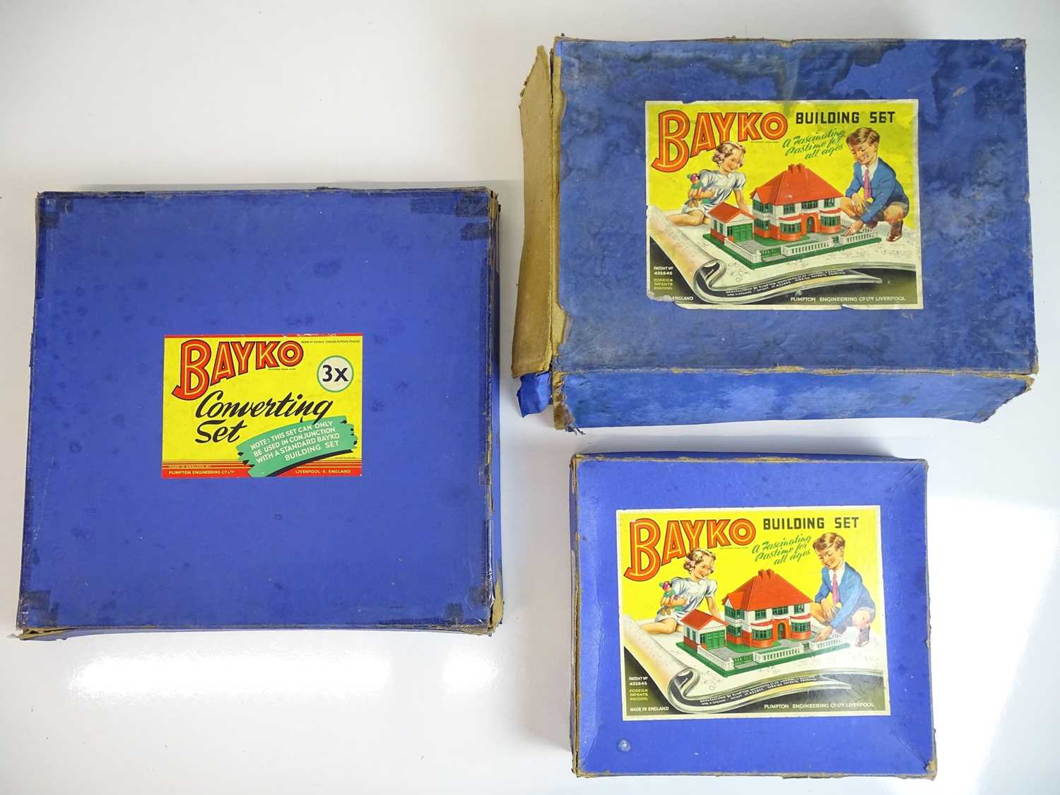 Lot 26 - VINTAGE TOYS: A group of 1940s/50s BAYKO...