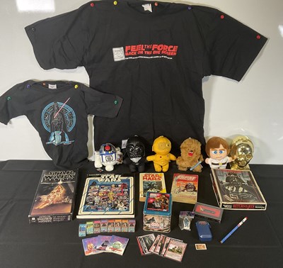 Lot 431 - A collection of mixed STAR WARS memorabilia to...