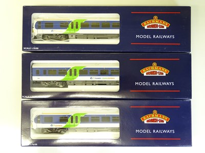 Lot 272 - OO SCALE MODEL RAILWAYS: A BACHMANN 31-026...