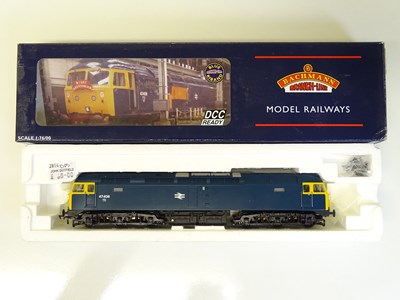 Lot 276 - OO SCALE MODEL RAILWAYS: A BACHMANN 32-800W...