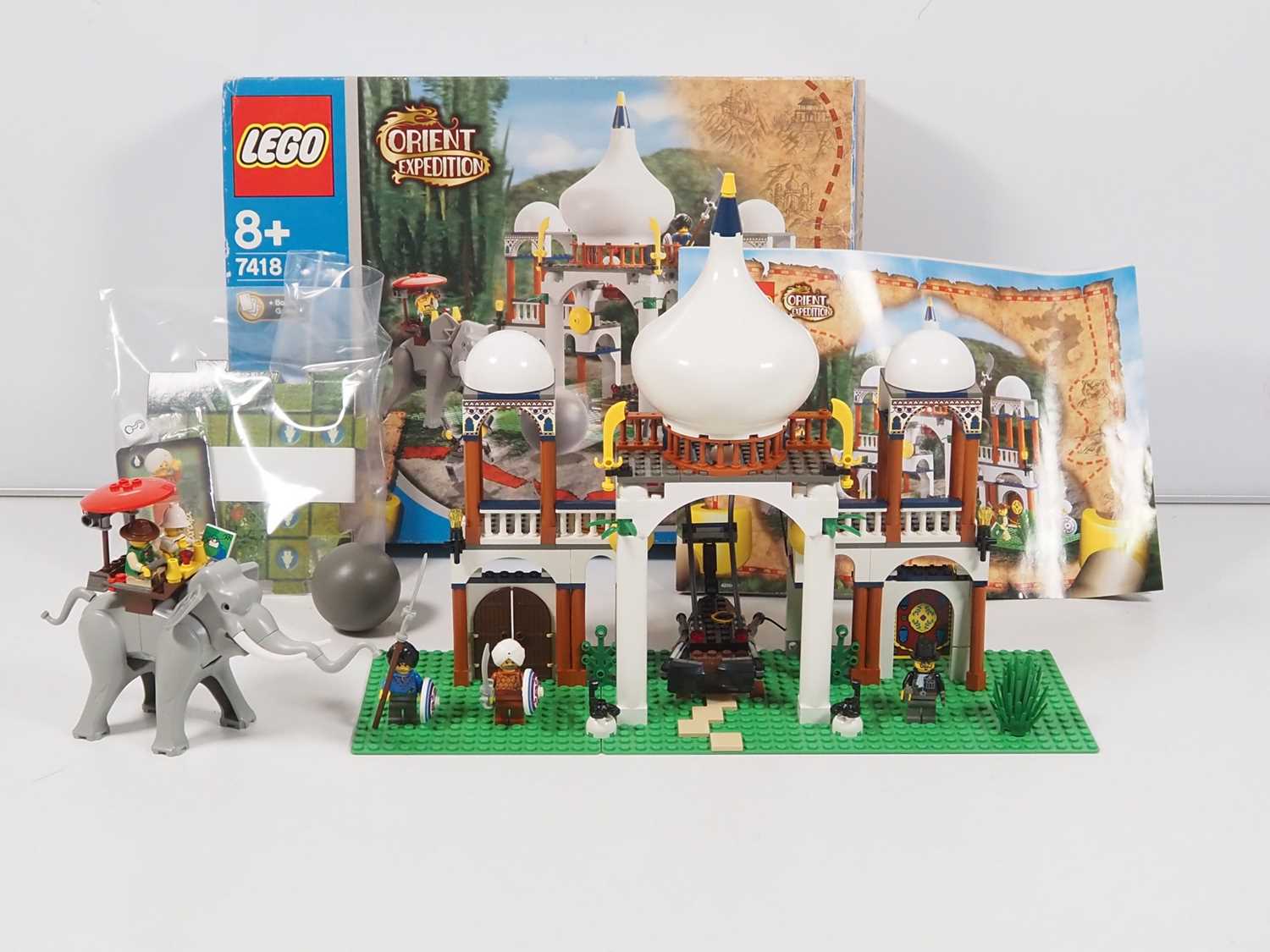 Lot 9 LEGO ADVENTURERS 7418 Orient Expedition