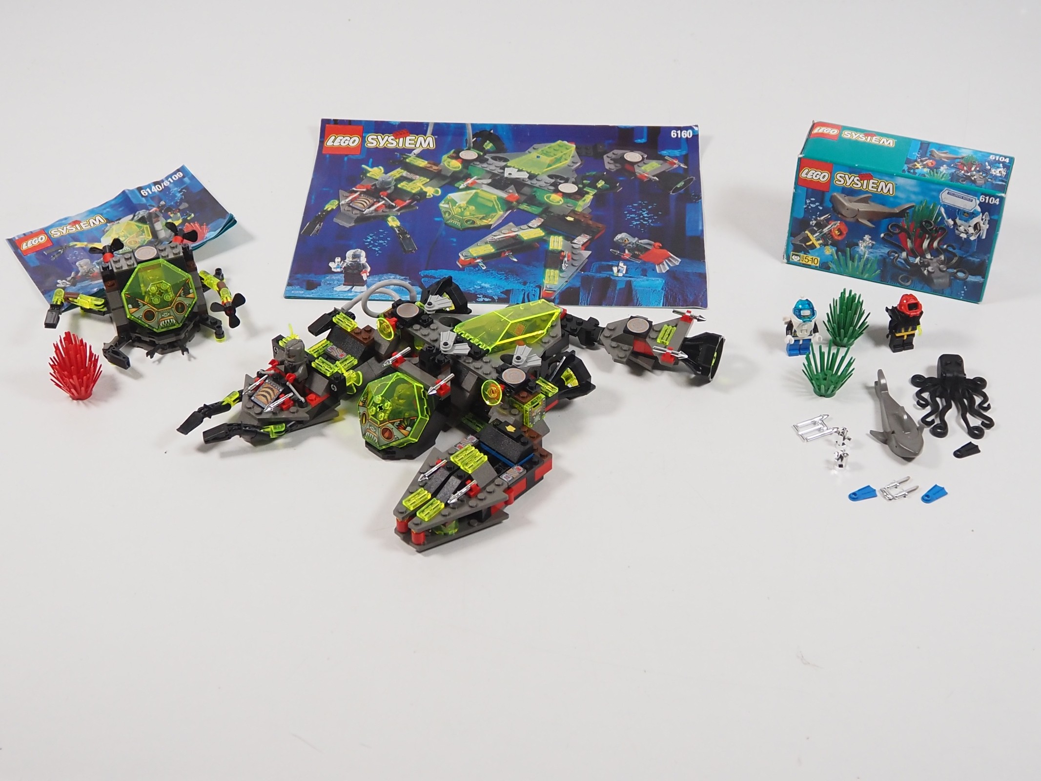Lot 21 - LEGO - AQUAZONE - A group of three sets