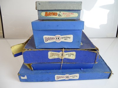 Lot 27 - VINTAGE TOYS: A group of 1940s/50s BAYKO...