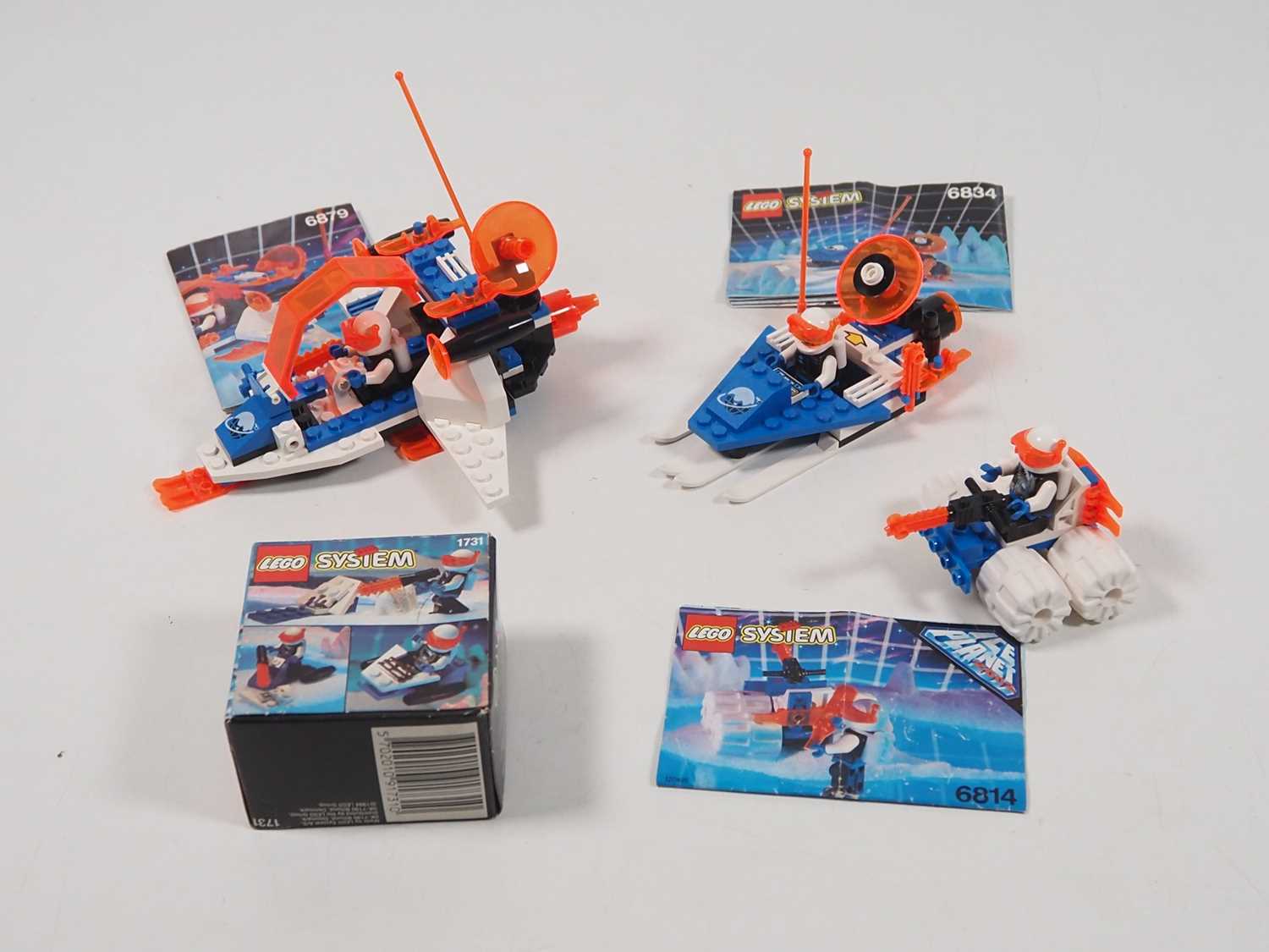 Lot 31 - LEGO - SPACE - A group of four Ice Planet 2002...