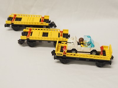 Lot 71 - LEGO - TRAIN #4544 9v Car Transport Wagon with...