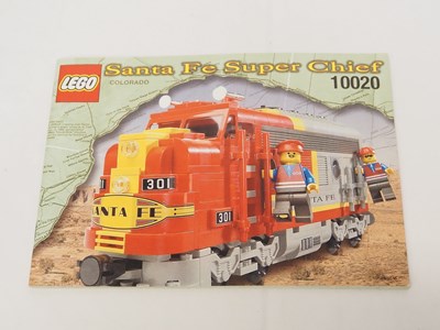 Lot 86 - LEGO - TRAIN #10020 9v Santa Fe Super Chief -...