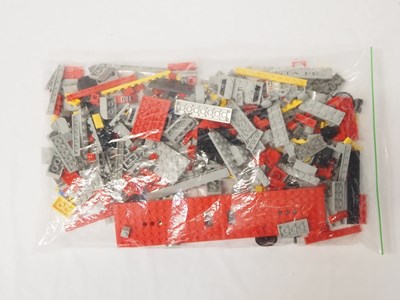 Lot 86 - LEGO - TRAIN #10020 9v Santa Fe Super Chief -...