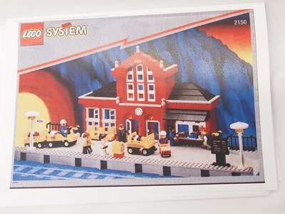 Lot 87 - LEGO - TRAIN #2150 Train Station - some parts...