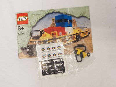 Lot 89 - LEGO - TRAIN #10170 - 9v TTX Intermodal Double...