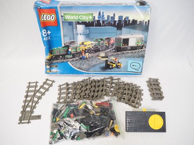 Lot 92 - LEGO - TRAIN #4512 9v World City Cargo Train -...