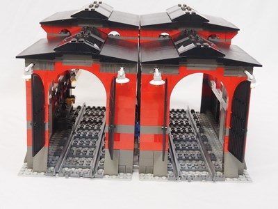 Lot 93 - LEGO - TRAIN #10027 9v World City Train Engine...