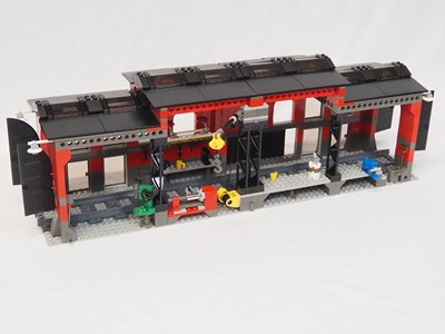 Lot 93 - LEGO - TRAIN #10027 9v World City Train Engine...