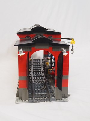 Lot 93 - LEGO - TRAIN #10027 9v World City Train Engine...