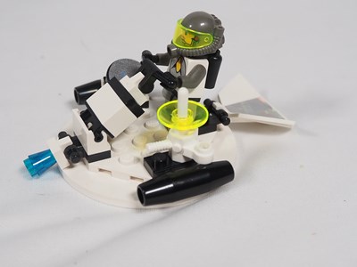 Lot 119 - LEGO - SPACE - A group of Exploriens sets...