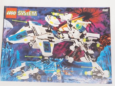 Lot 120 - LEGO - SPACE #6982 Explorien Starship -...