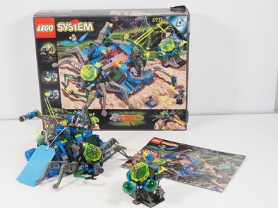 Lot 125 - LEGO - SPACE #6977 Insectoids Arachnoid Star...