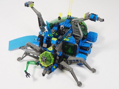 Lot 125 - LEGO - SPACE #6977 Insectoids Arachnoid Star...