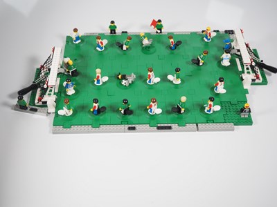 Lot 132 - LEGO - SPORTS - A large quantity of football...