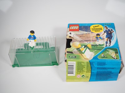 Lot 132 - LEGO - SPORTS - A large quantity of football...