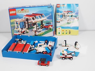 Lot 137 - LEGO - CLASSIC TOWN #6397 Gas Station Gas 'n'...