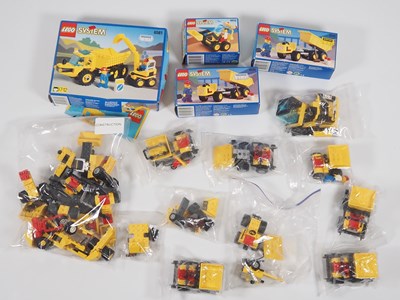 Lot 152 - LEGO - A large quantity of parts for...