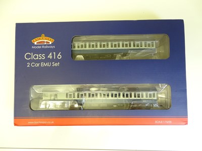 Lot 289 - OO SCALE MODEL RAILWAYS: A BACHMANN 31-380...